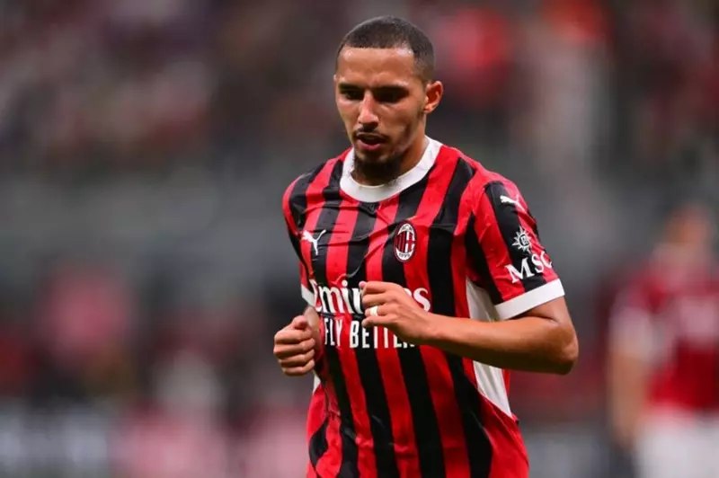 إسماعيل بن ناصر لاعب خط وسط ميلان